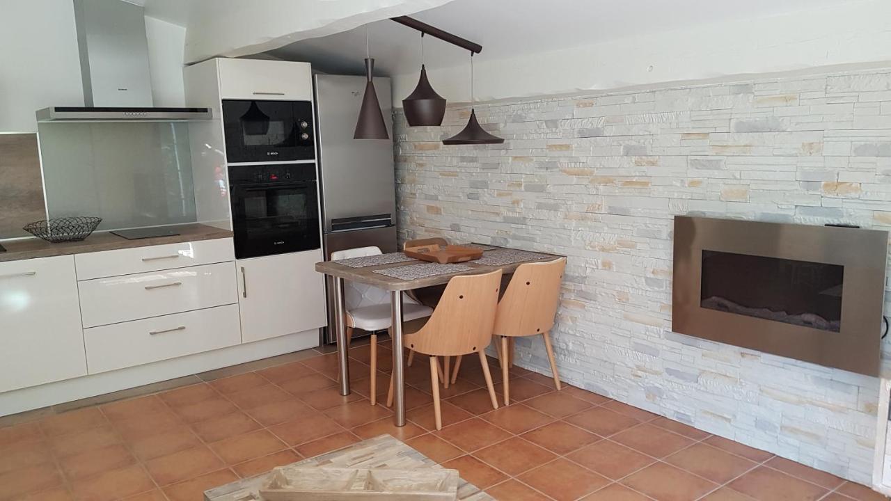 Au Bord De L'Alzon Apartment Uzes Bagian luar foto